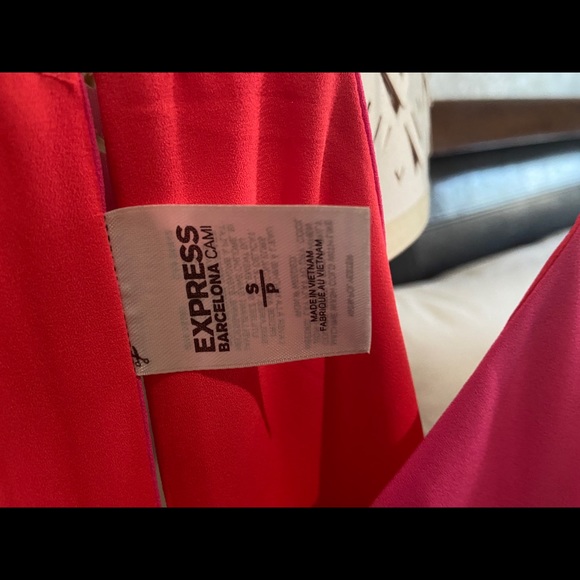 Express Reversible V-neck Cami - Picture 3 of 3